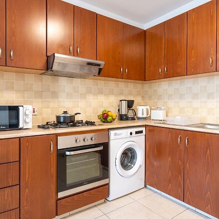 Mia 1-Bedroom Apartment In Larnaca Exterior photo
