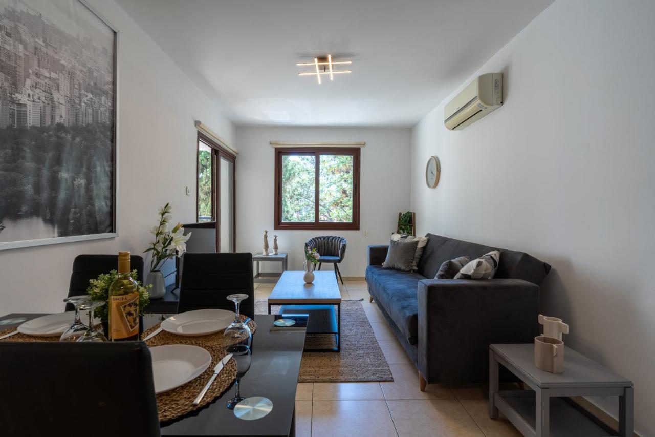 Mia 1-Bedroom Apartment In Larnaca Exterior photo