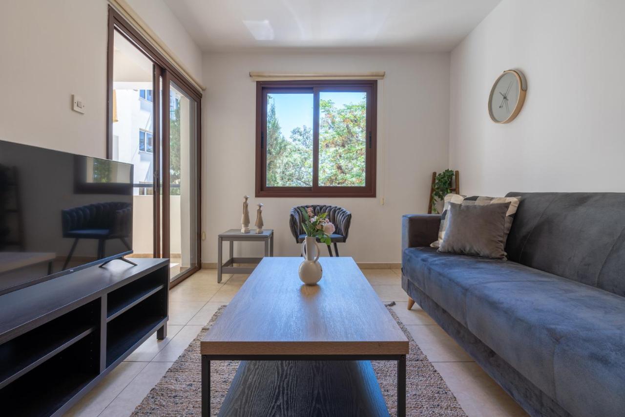 Mia 1-Bedroom Apartment In Larnaca Exterior photo