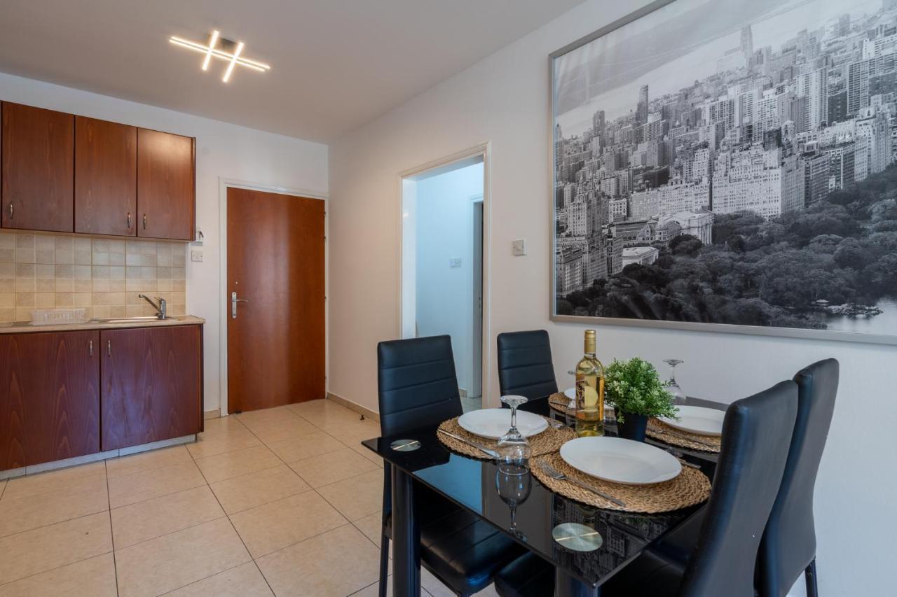 Mia 1-Bedroom Apartment In Larnaca Exterior photo