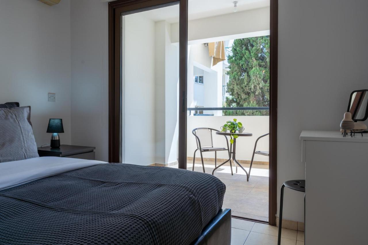 Mia 1-Bedroom Apartment In Larnaca Exterior photo